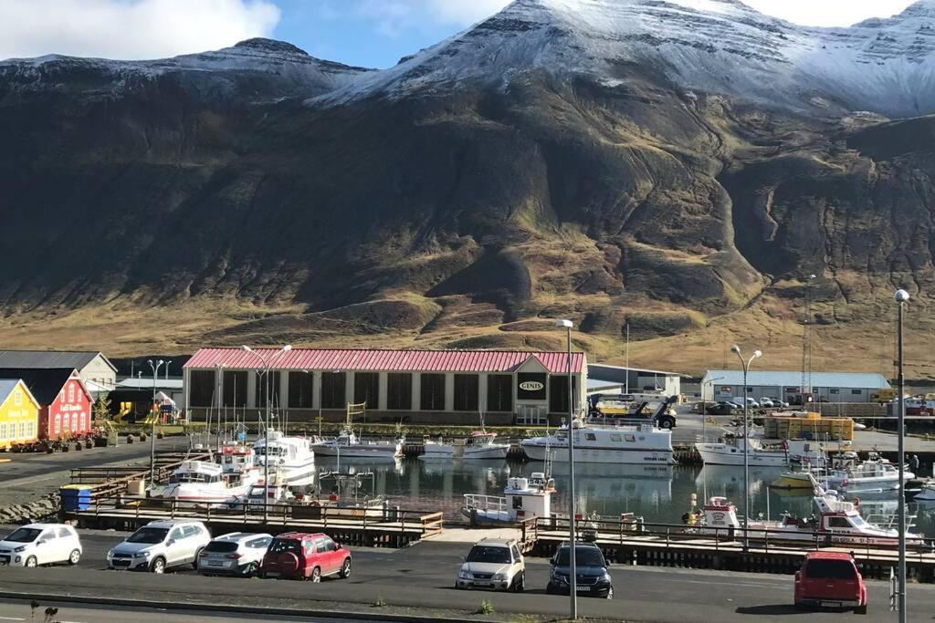 House With A Warm Soul In North Iceland Siglufjordur エクステリア 写真
