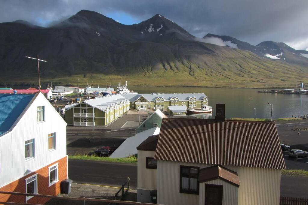 House With A Warm Soul In North Iceland Siglufjordur エクステリア 写真