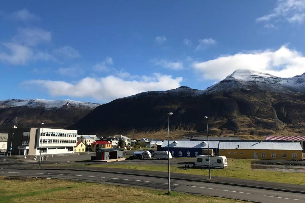 House With A Warm Soul In North Iceland Siglufjordur エクステリア 写真