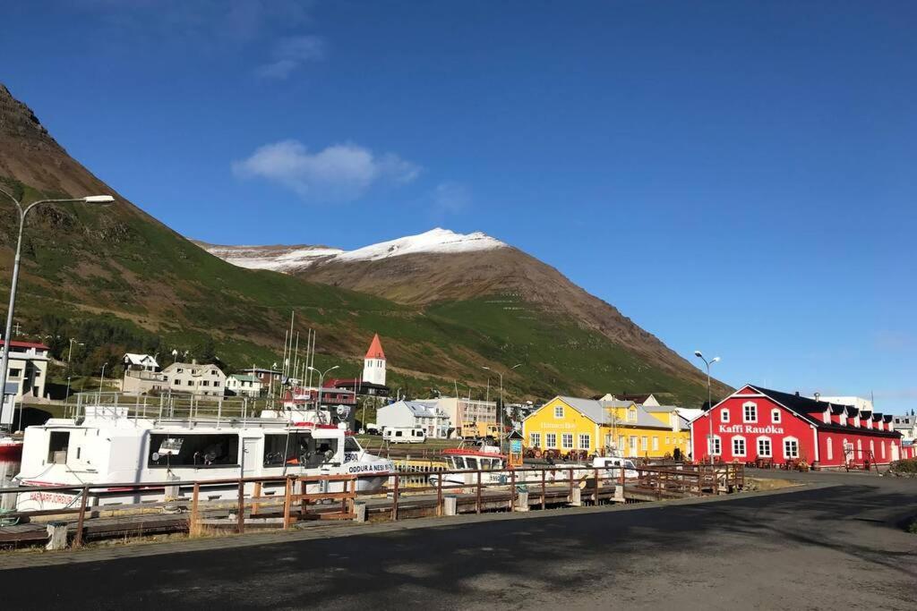 House With A Warm Soul In North Iceland Siglufjordur エクステリア 写真