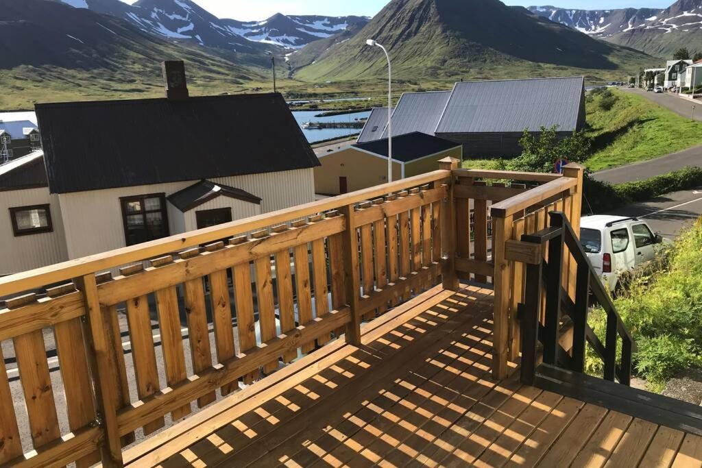 House With A Warm Soul In North Iceland Siglufjordur エクステリア 写真
