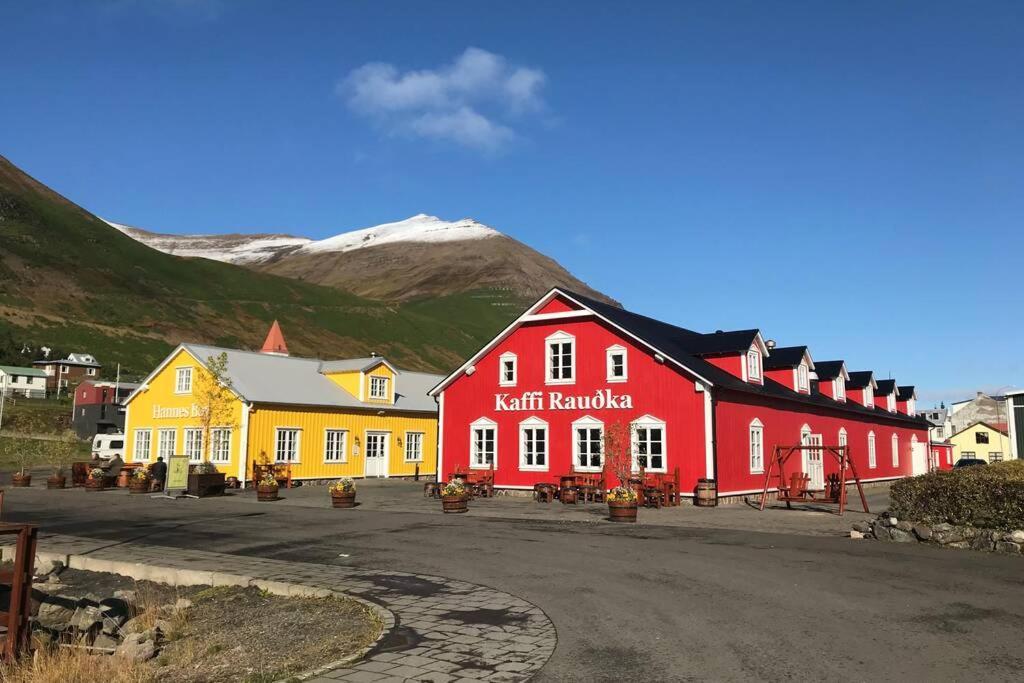 House With A Warm Soul In North Iceland Siglufjordur エクステリア 写真